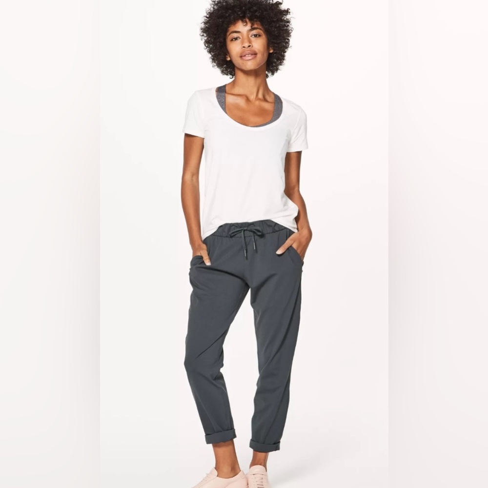 Lululemon Women's Gray On The Fly Pants